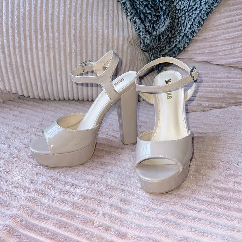 Beautiful nude platform pumps